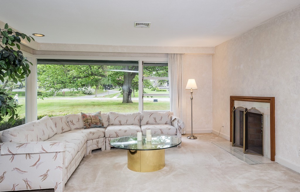 6 Meadowbrook Road Longmeadow, MA 01106 - Photo 6 of 30 Gallery Image 6