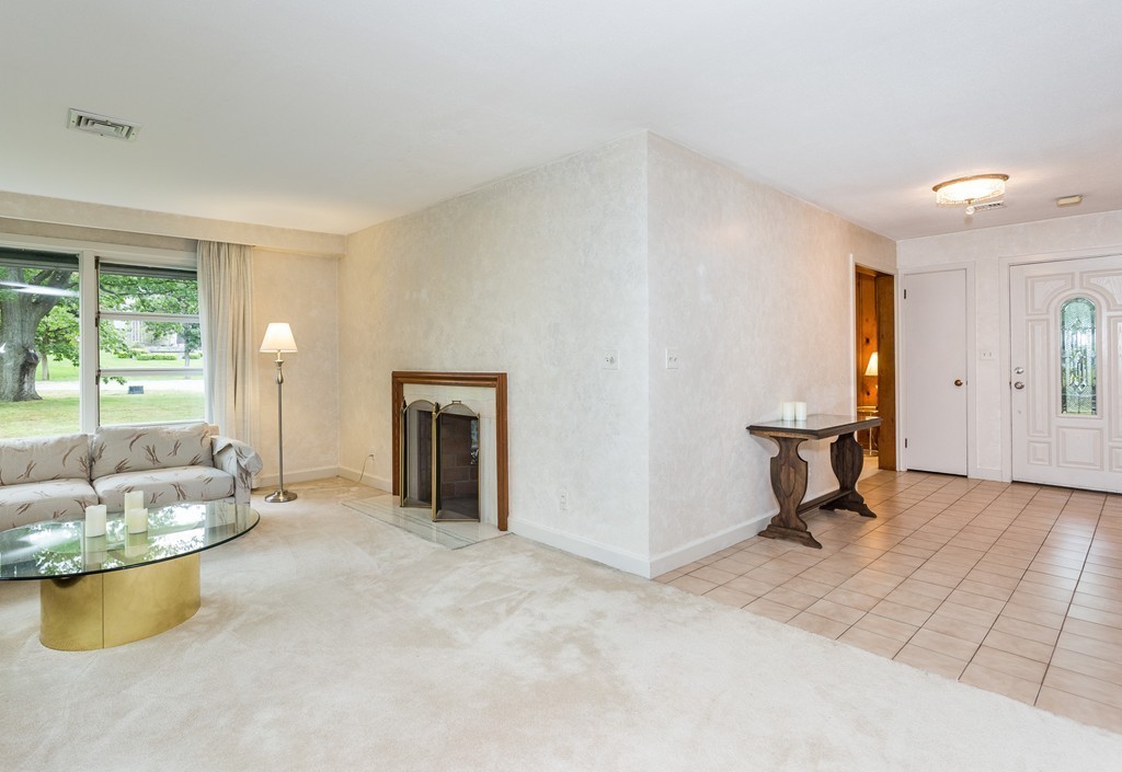 6 Meadowbrook Road Longmeadow, MA 01106 - Photo 7 of 30 Gallery Image 7