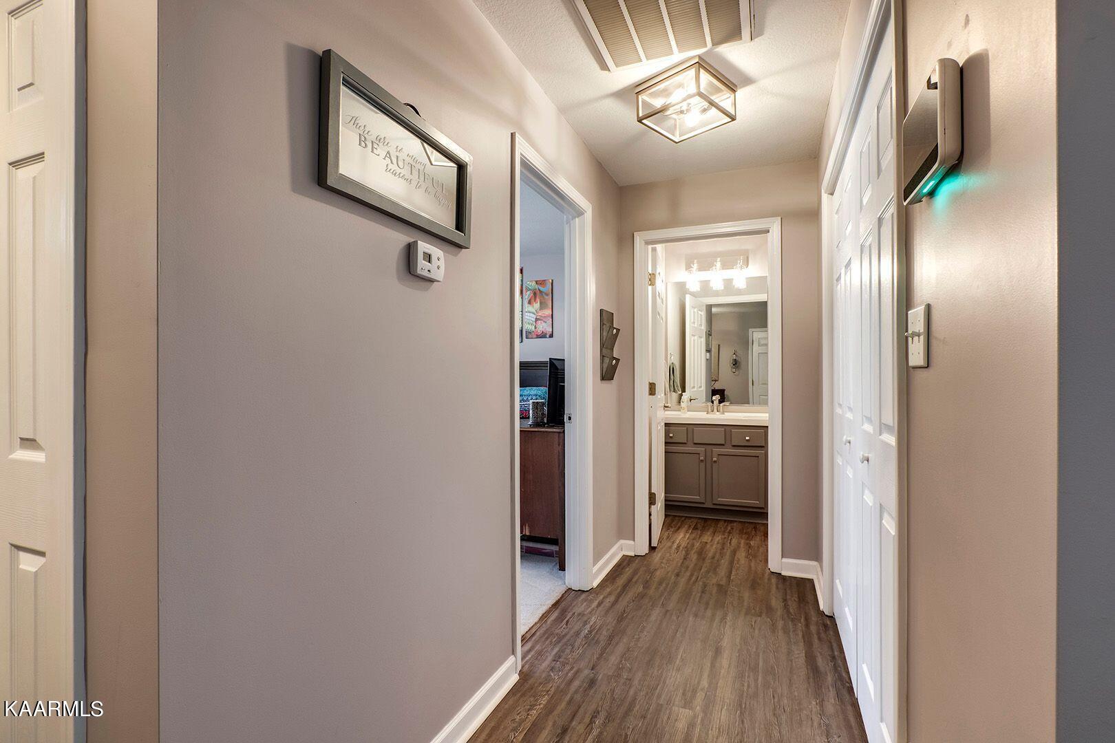 930 Spring Park Road Knoxville, TN 37914 - Photo 17 of 21 Hallway