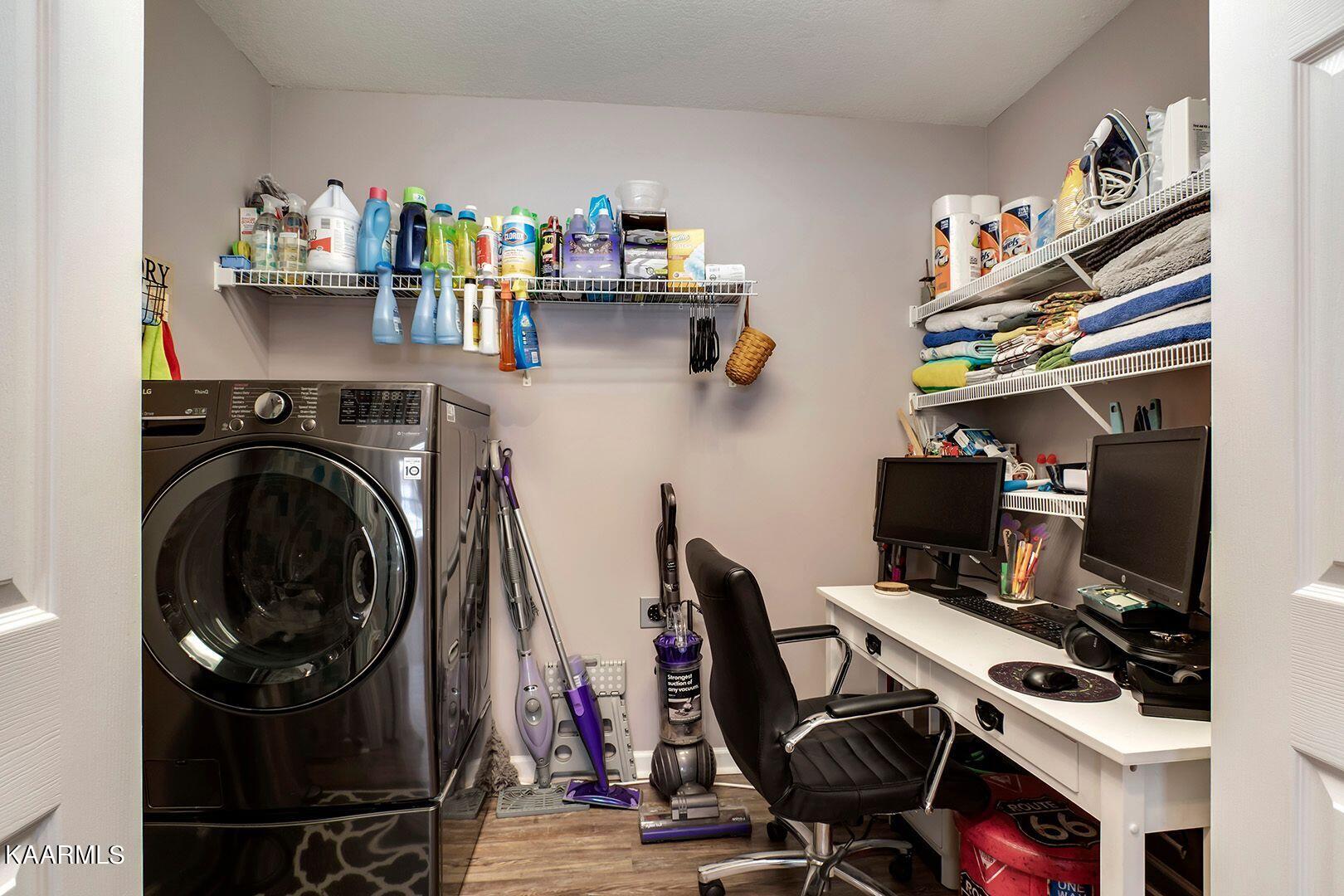 930 Spring Park Road Knoxville, TN 37914 - Photo 20 of 21 Laundry room