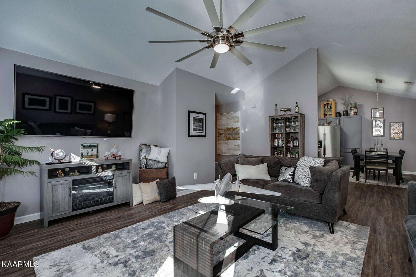 930 Spring Park Road Knoxville, TN 37914 - Photo 5 of 21 Living room