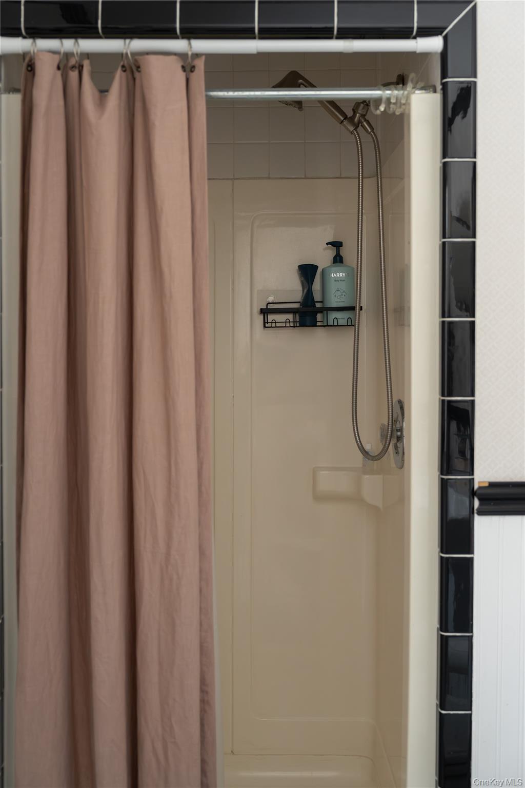 224 Last Road Middletown, NY 10941 - Photo 23 of 39 a bathroom with a shower and a tub