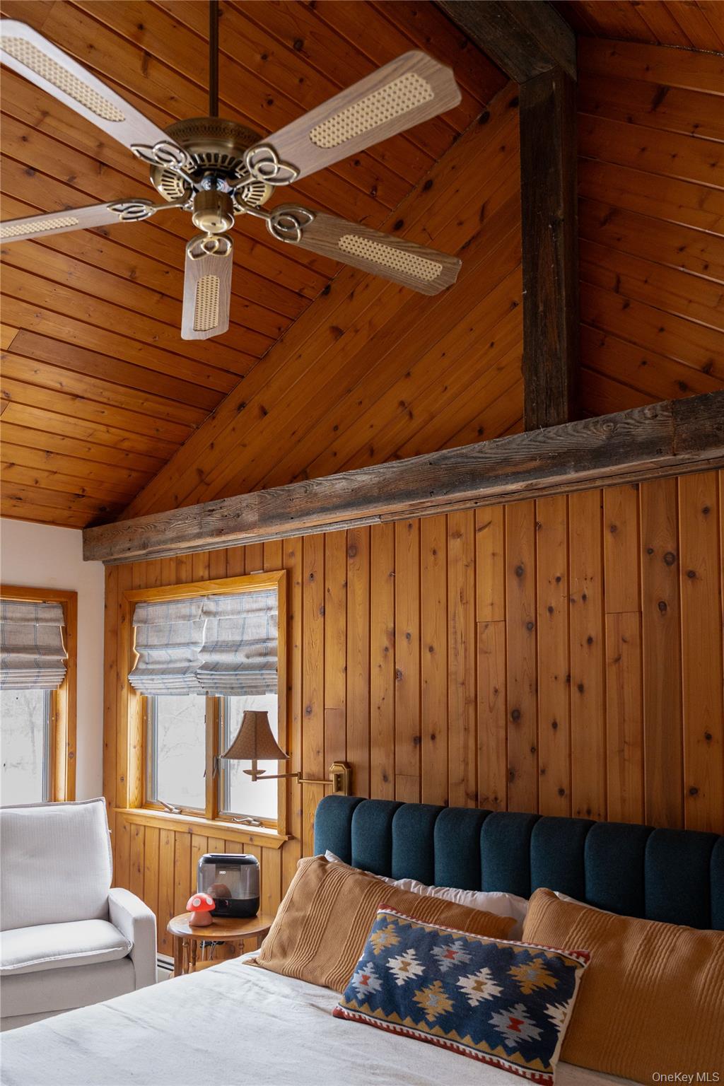 224 Last Road Middletown, NY 10941 - Photo 32 of 39 a living room with a couch