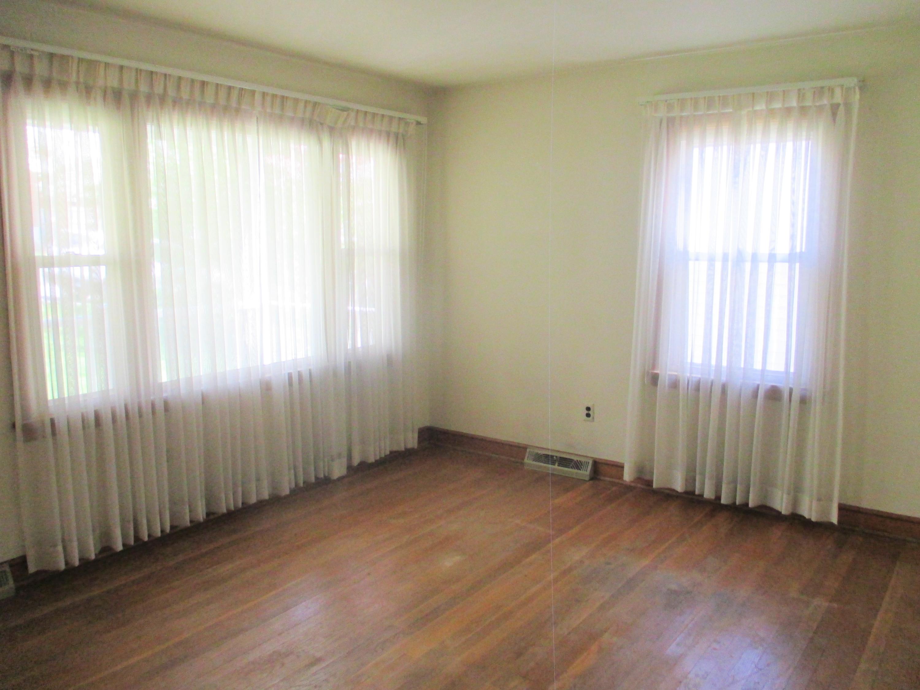4-Living Rm