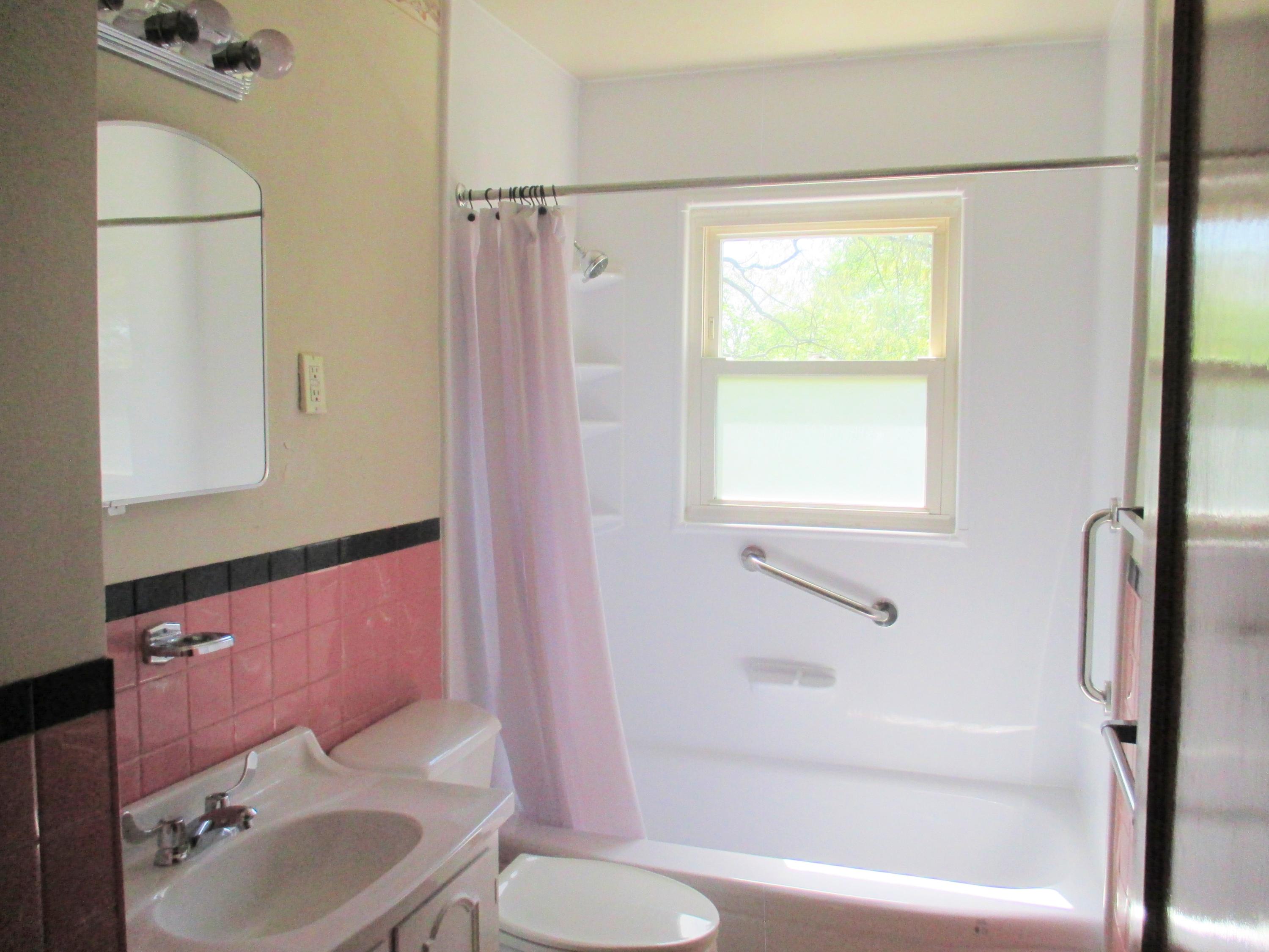 2114 Holley Road Roanoke, VA 24012 - Photo 12 of 22 14-Bath