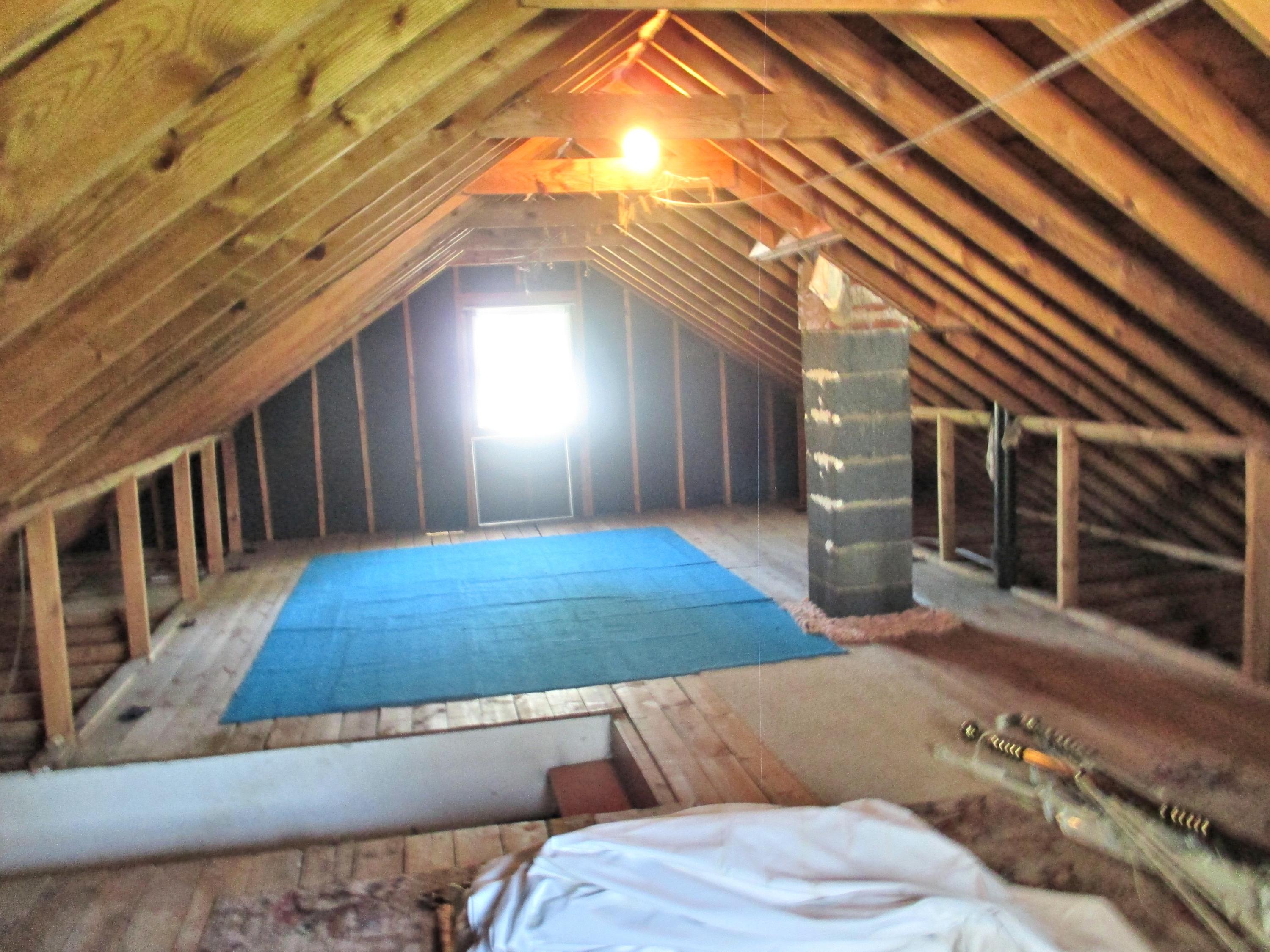2114 Holley Road Roanoke, VA 24012 - Photo 15 of 22 16-Attic