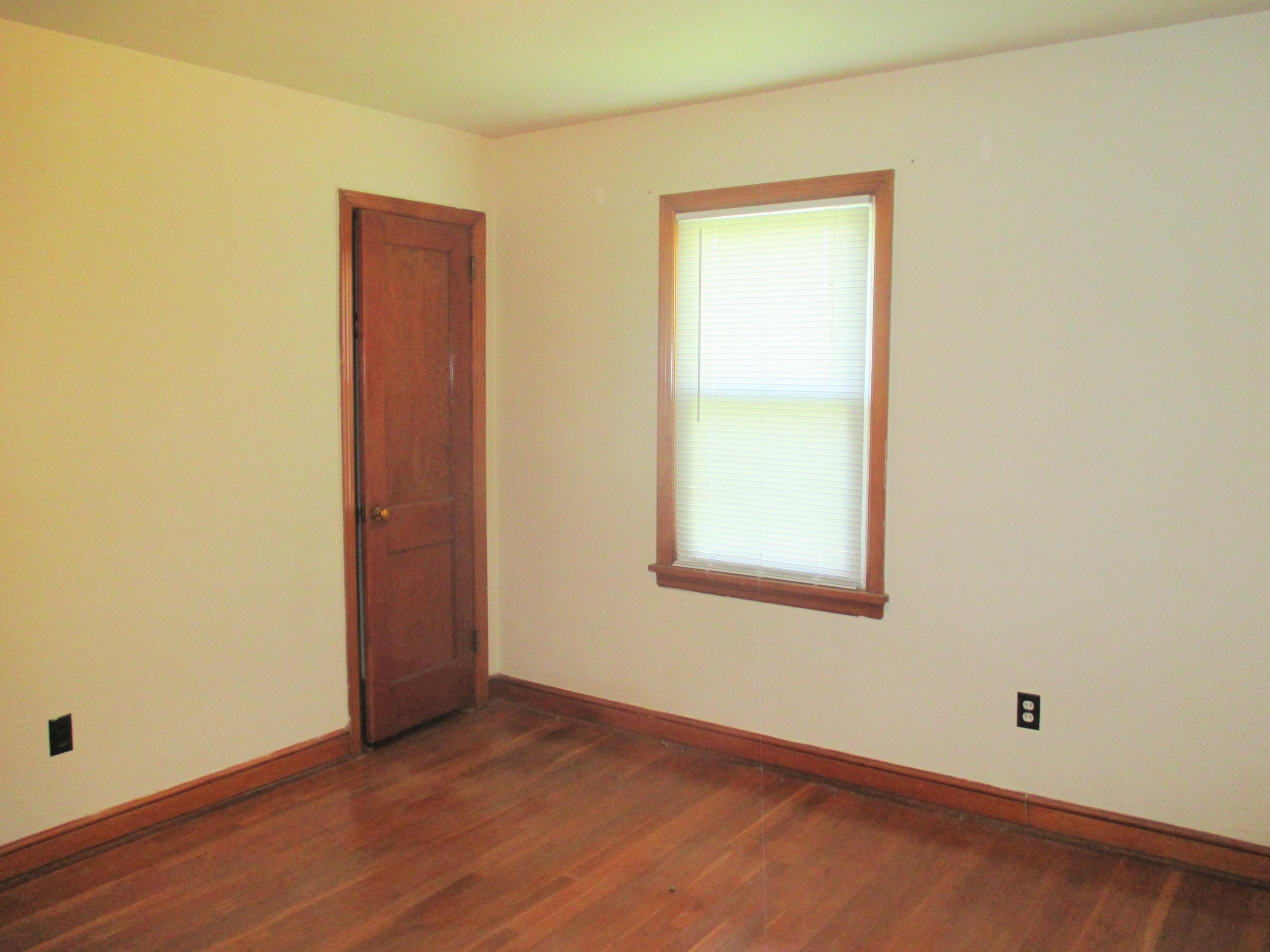 2114 Holley Road Roanoke, VA 24012 - Photo 8 of 22 10-Bedroom