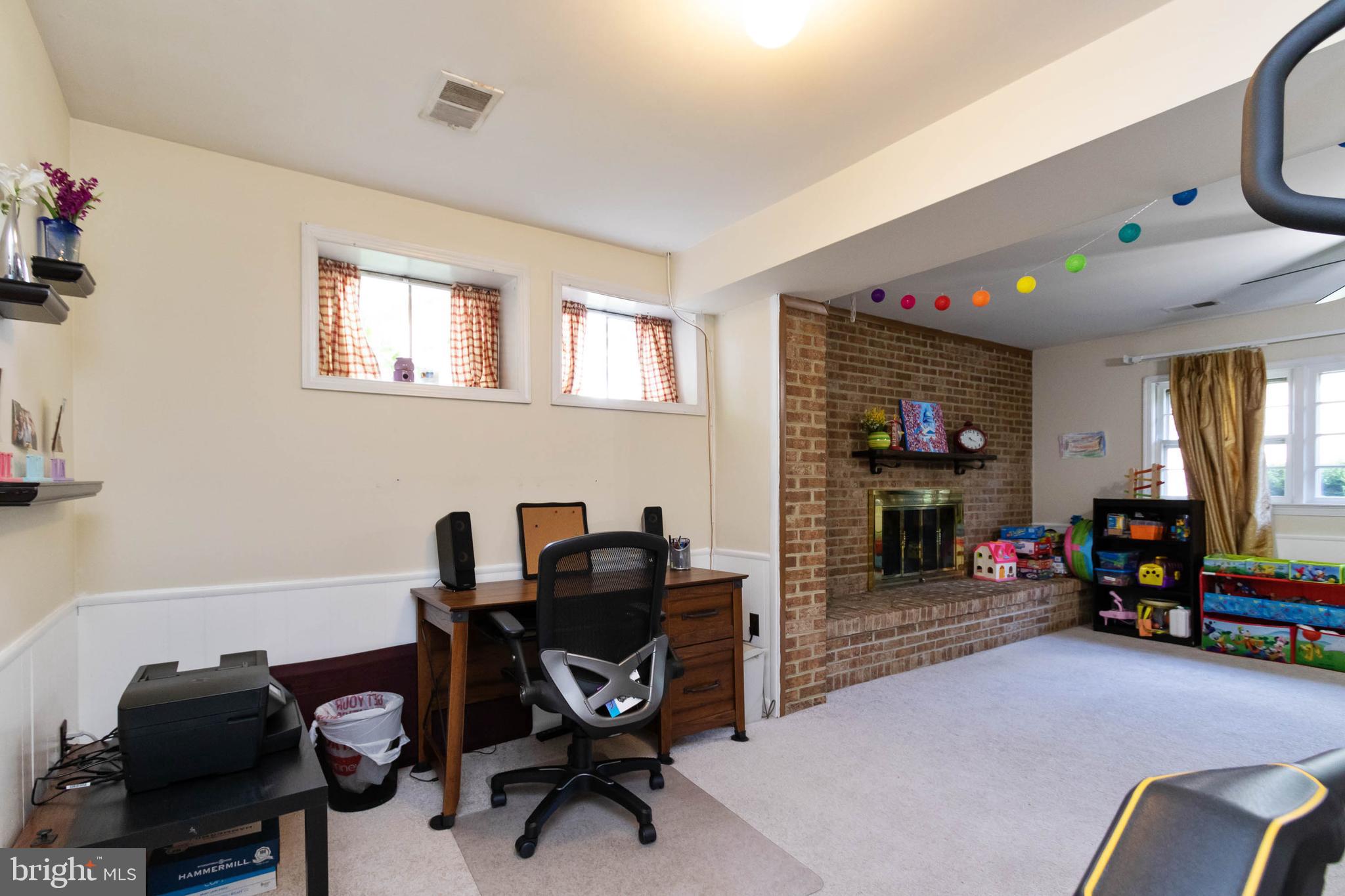 3132 Flintlock Road Fairfax, VA 22030 - Photo 15 of 37 Family Room