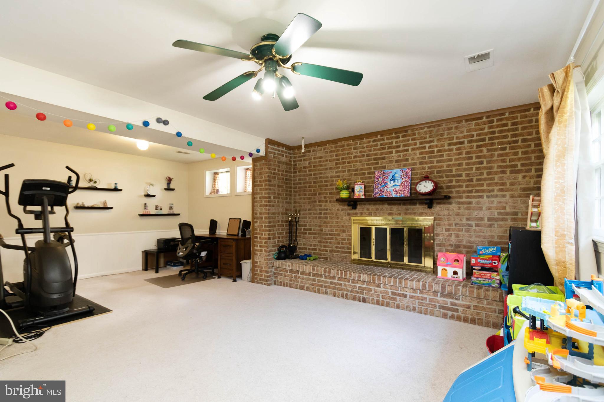 3132 Flintlock Road Fairfax, VA 22030 - Photo 16 of 37 Family Room