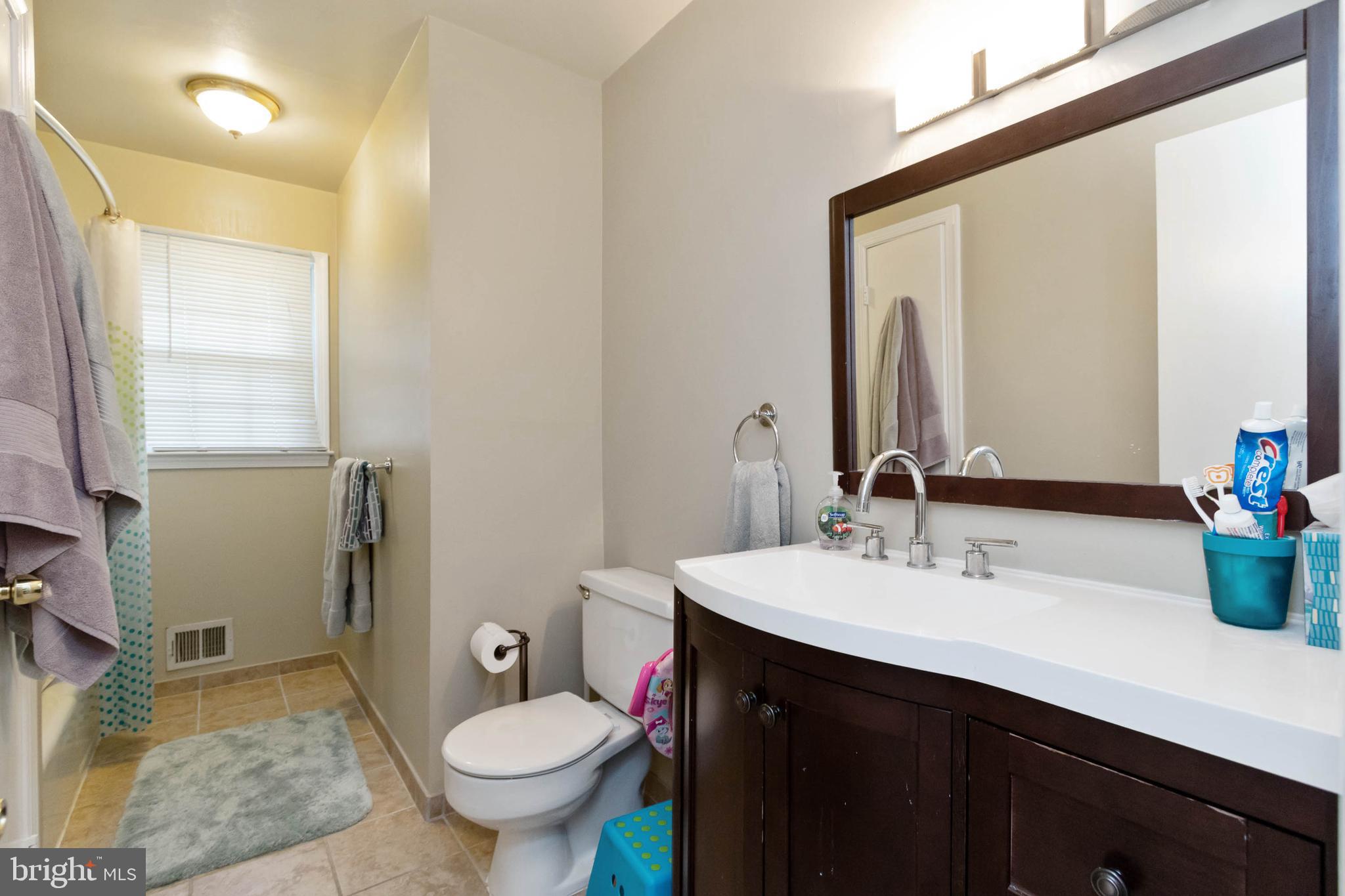 3132 Flintlock Road Fairfax, VA 22030 - Photo 25 of 37 Hall Bath