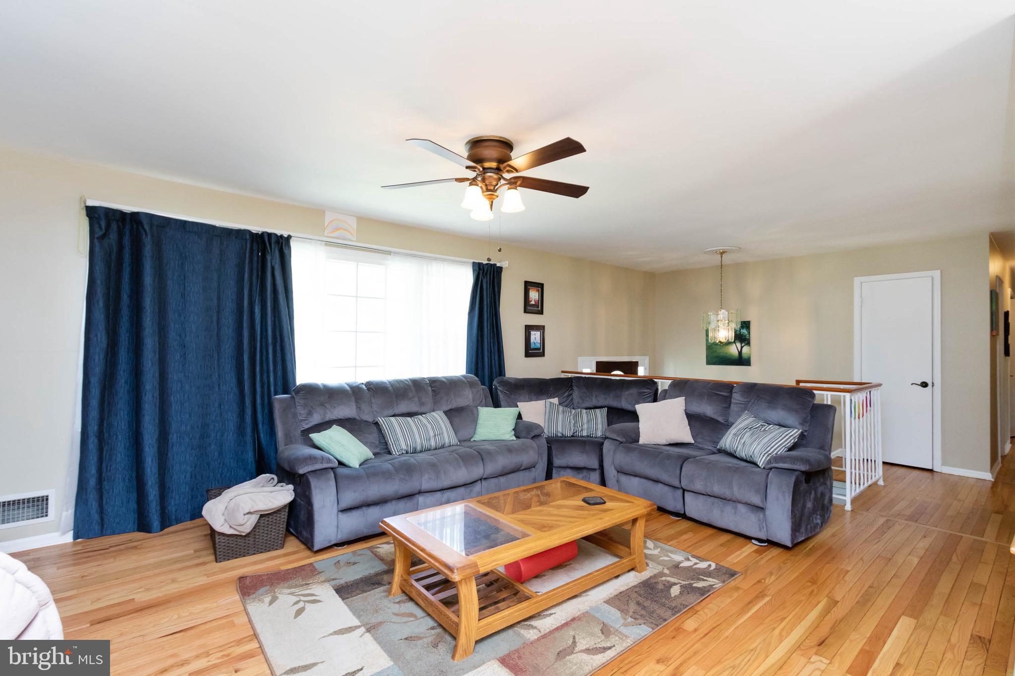 3132 Flintlock Road Fairfax, VA 22030 - Photo 6 of 37 Living Room