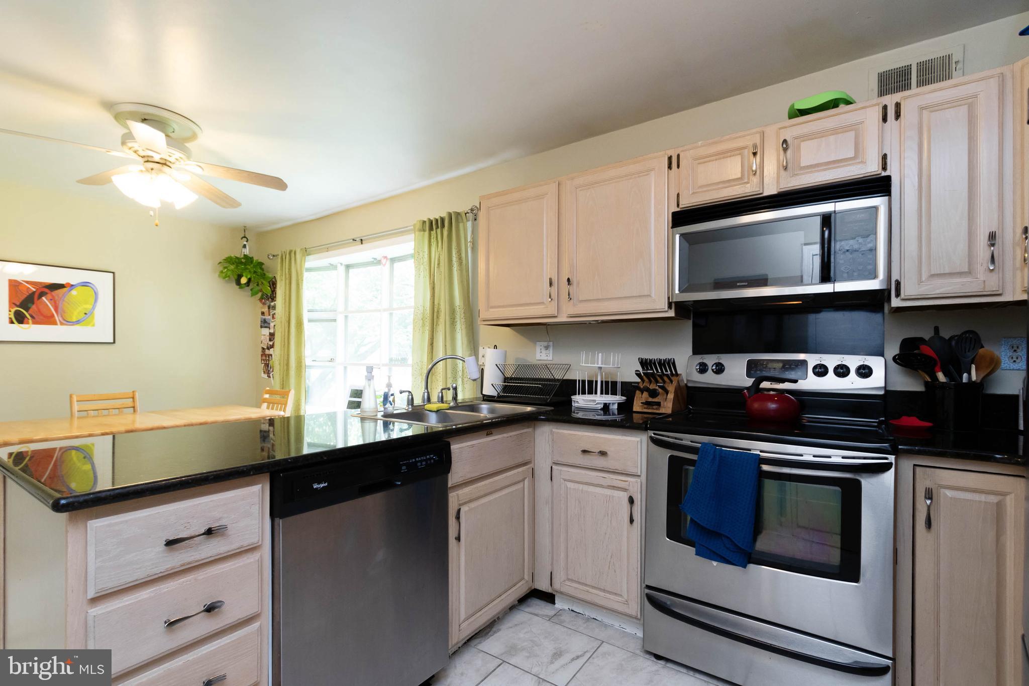 3132 Flintlock Road Fairfax, VA 22030 - Photo 8 of 37 Updated Kitchen