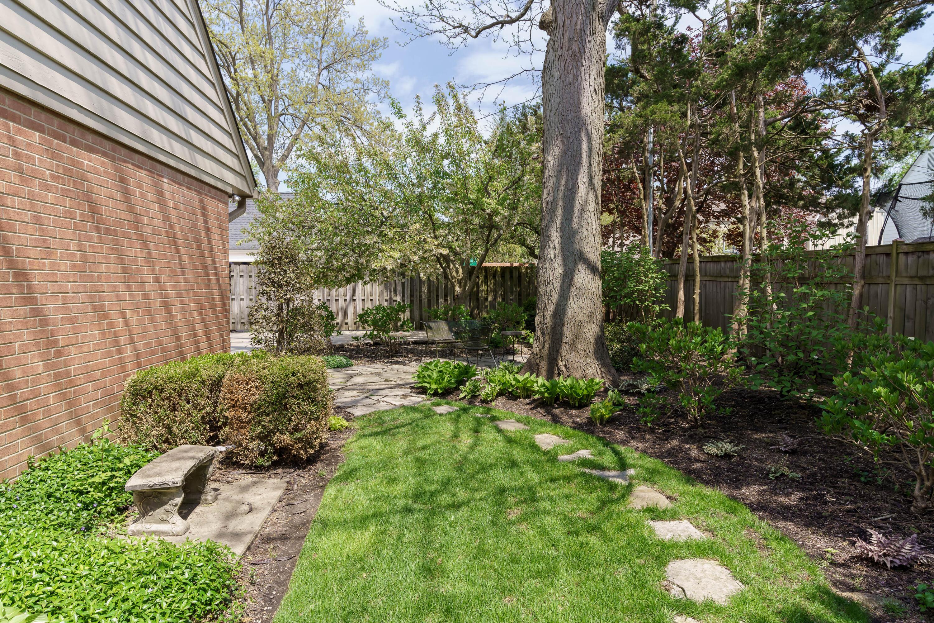 1951 Beverly Road Columbus, OH 43221 - Photo 41 of 48 Side Yard
