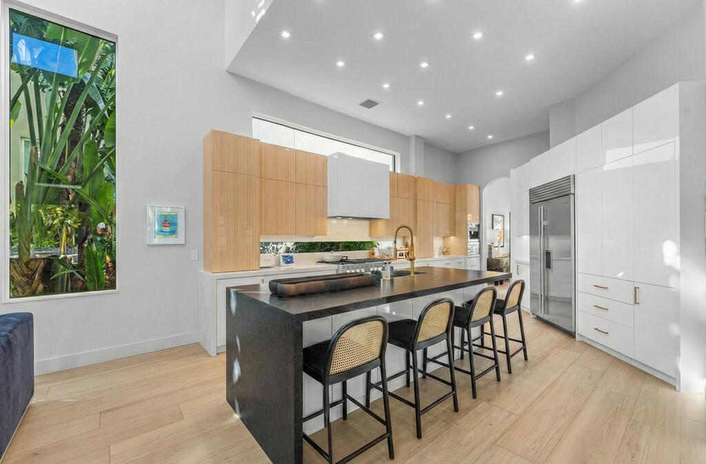 8849 Valhalla Drive Delray Beach, FL 33446 - Photo 13 of 51 Kitchen Island