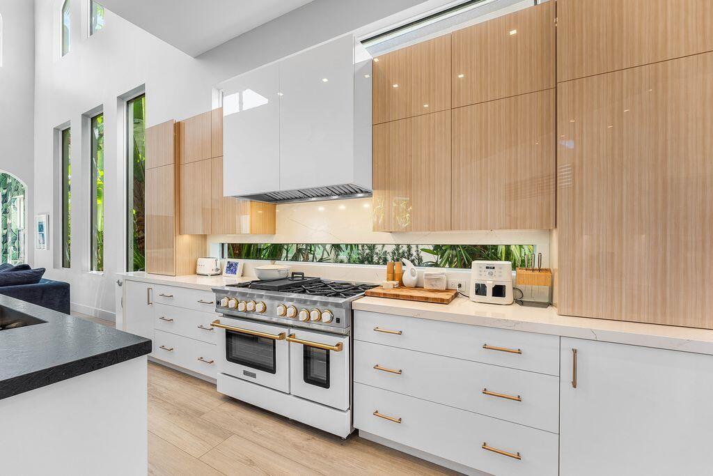 8849 Valhalla Drive Delray Beach, FL 33446 - Photo 14 of 51 Kitchen Range