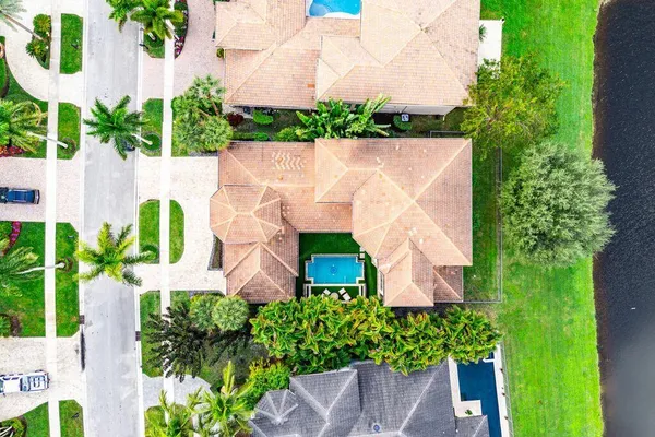 $3,950,000 | 8849 Valhalla Drive, Delray Beach, FL 33446