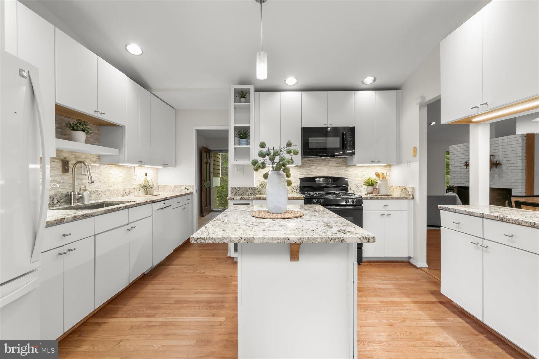 8108 Hamilton Spring Road Bethesda, MD 20817 - Photo 15 of 48