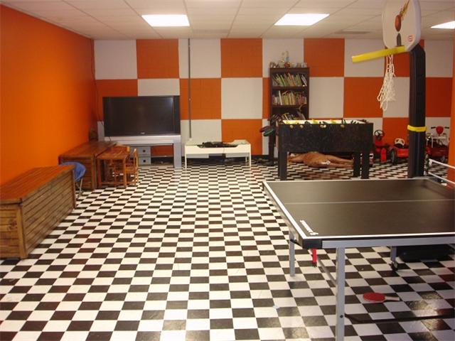 2564 Lanning Road Lawrenceburg, TN 38464 - Photo 15 of 20 a room with lots of black and white checkered floor