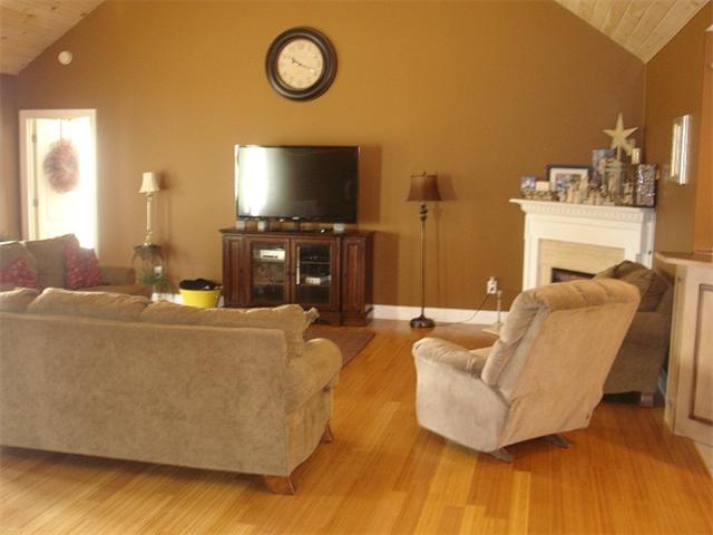 2564 Lanning Road Lawrenceburg, TN 38464 - Photo 5 of 20 a living room with furniture and a flat screen tv