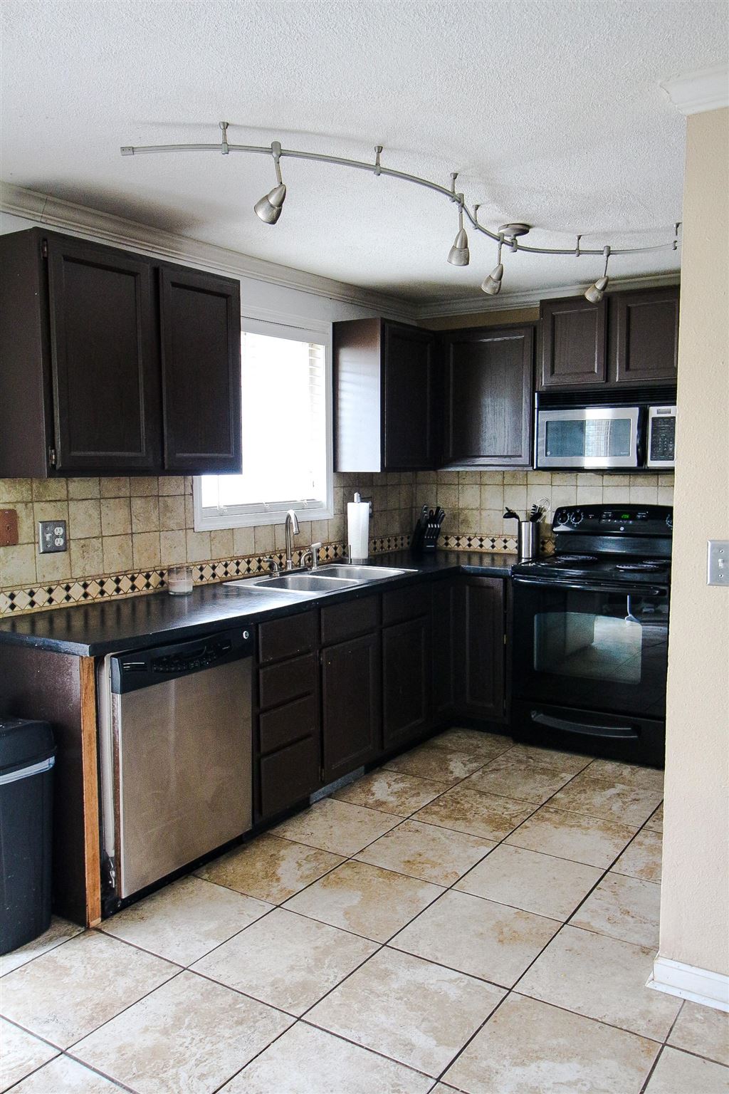 3306 North Edgerton Road Spokane Valley, WA 99212 - Photo 7 of 32 Gallery Image 7