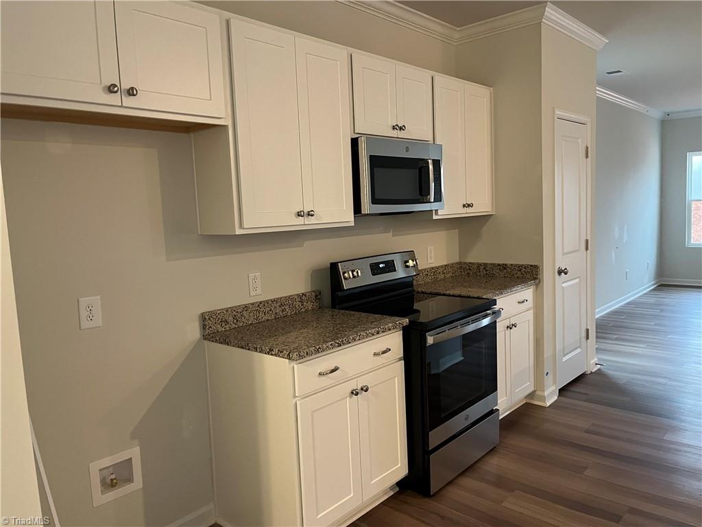 629 Cam Circle High Point, NC 27265 - Photo 3 of 33