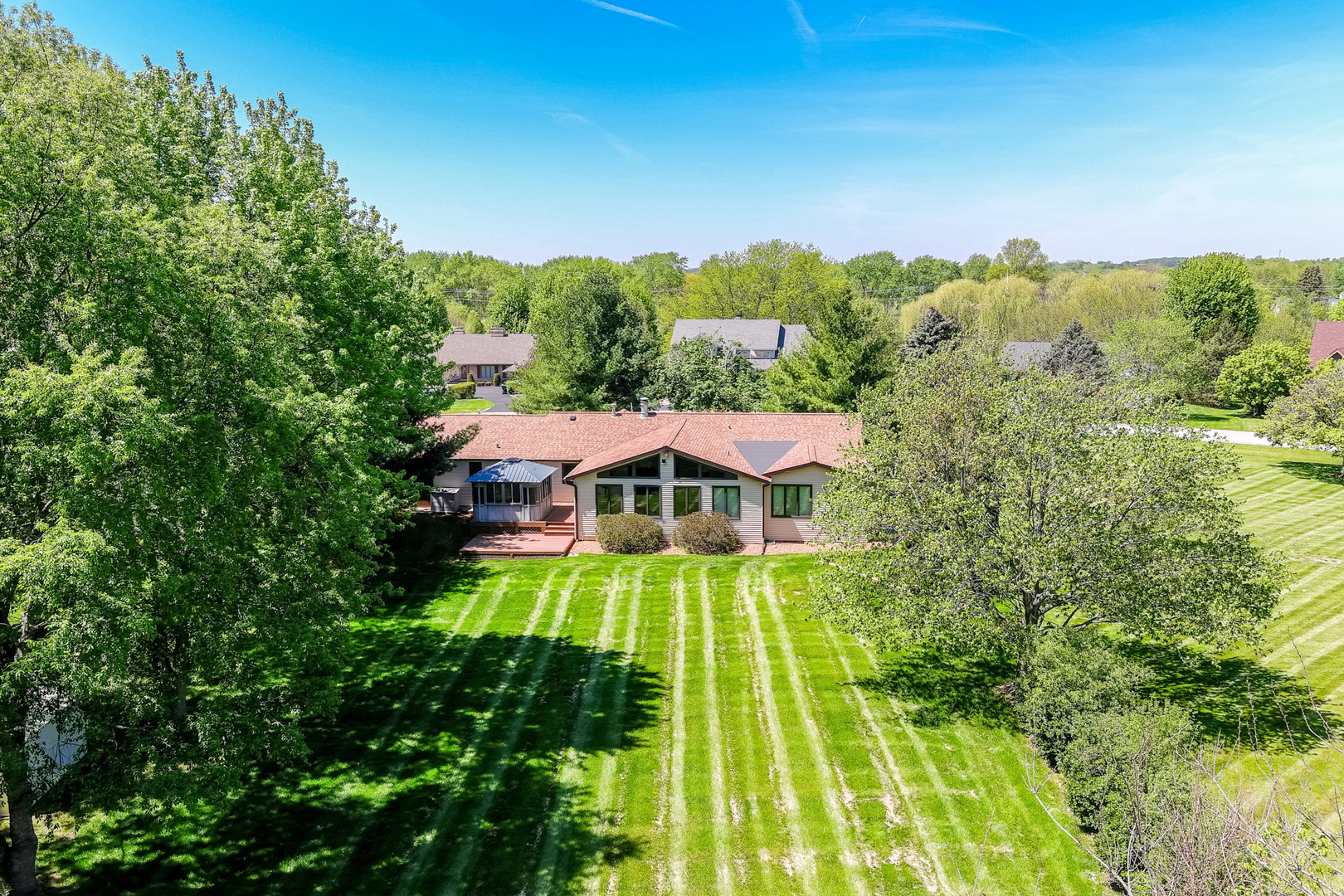S885 Spring Green Way Batavia, IL 60510 - Photo 3 of 42