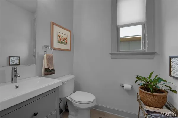 $565,000 | 4327 Swan Avenue, St. Louis, MO 63110