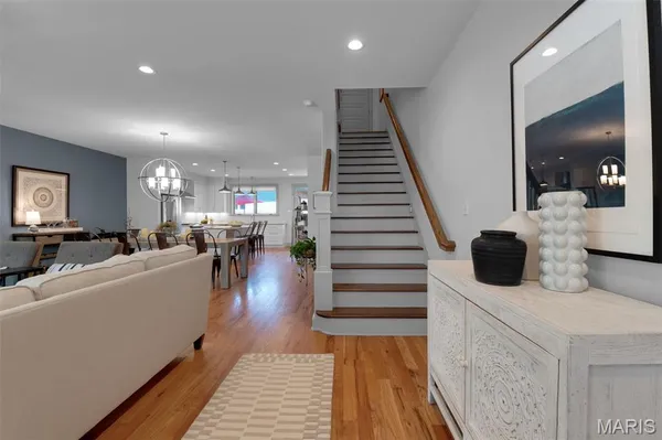 $565,000 | 4327 Swan Avenue, St. Louis, MO 63110