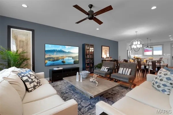 $565,000 | 4327 Swan Avenue, St. Louis, MO 63110