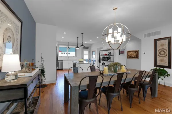 $565,000 | 4327 Swan Avenue, St. Louis, MO 63110