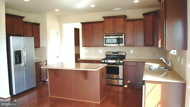 909 Horse Collar Road Accokeek, MD 20607 - Photo 8 of 21 Kitchen