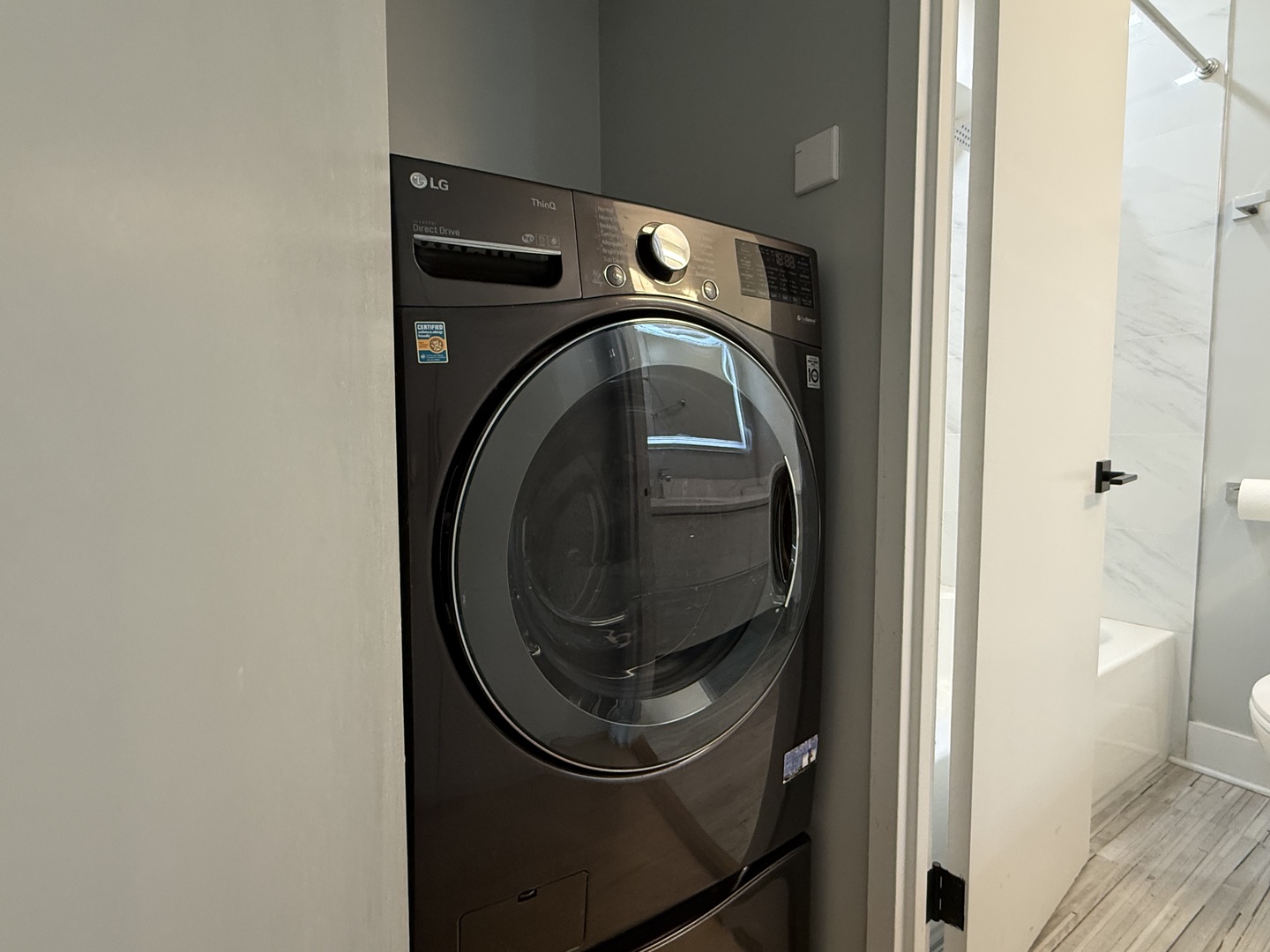 Undisclosed Address Chicago, IL 60657 - Photo 10 of 15 a utility room with dryer and washer