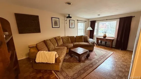 $5,000 | 3 Flower Lane, Valley Cottage, NY 10989