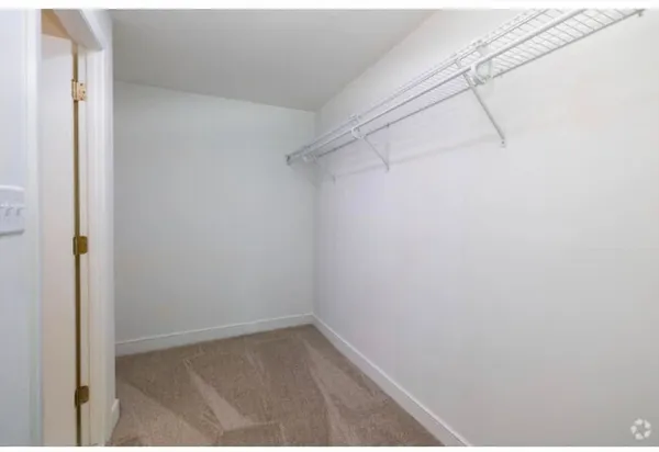 $2,400 | 3 Stonehill Drive, Unit 2C, Stoneham, MA 02180