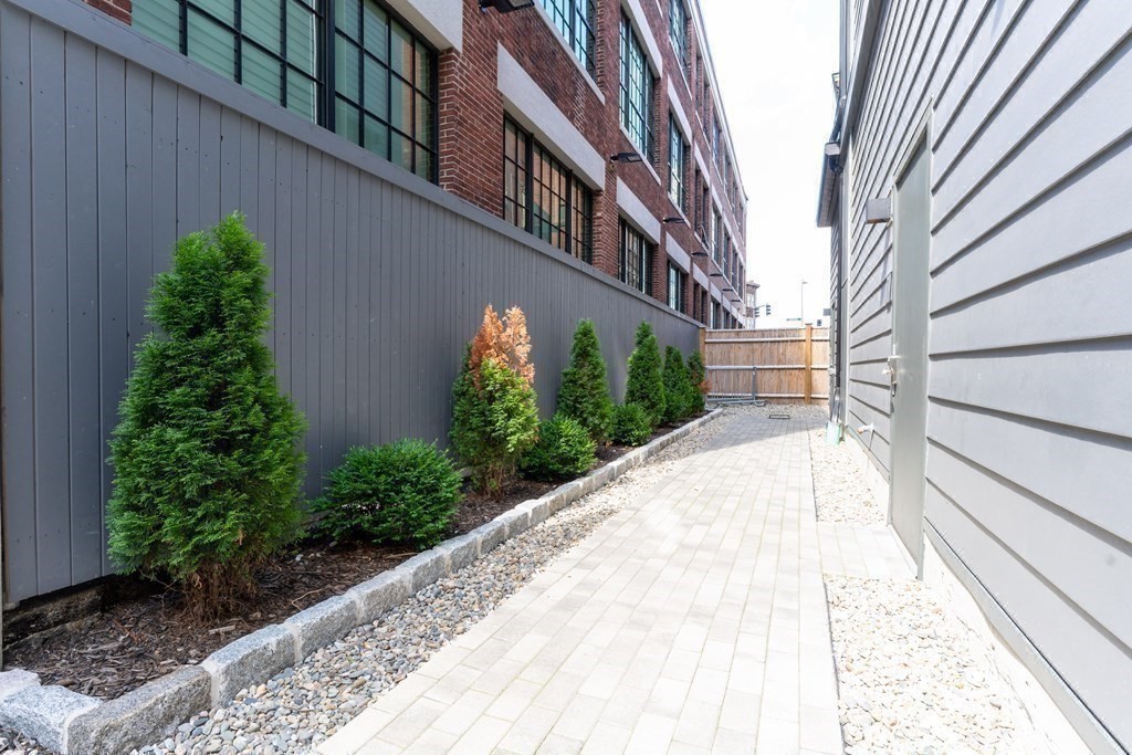 610 Rutherford Avenue, Unit 402 Boston, MA 02129 - Photo 25 of 27