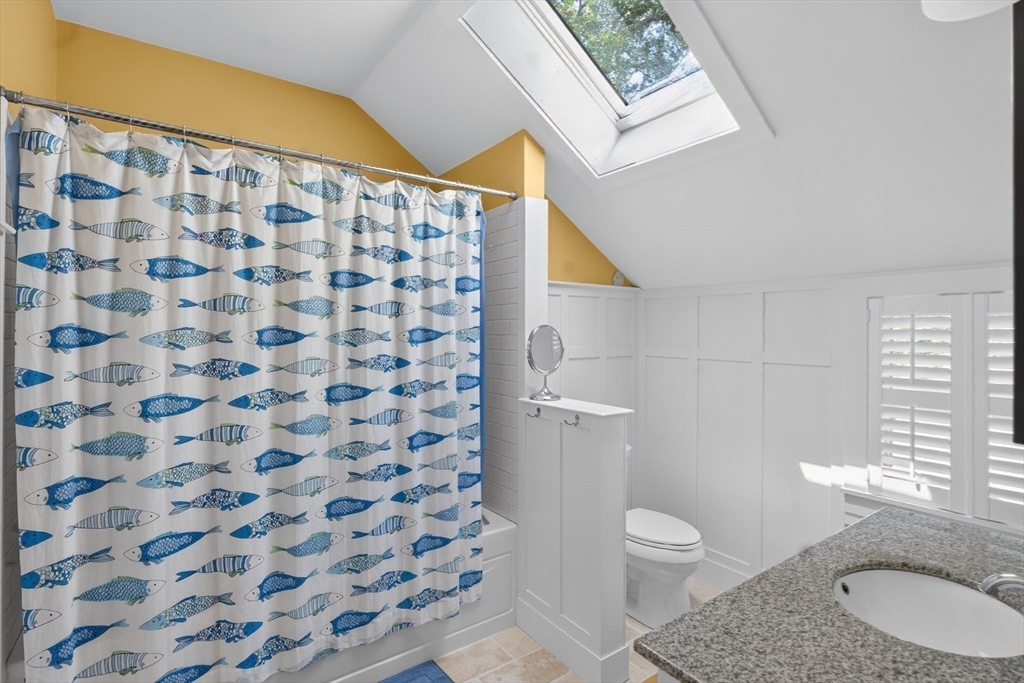 51 Davis Street Tisbury, MA 02568 - Photo 20 of 24