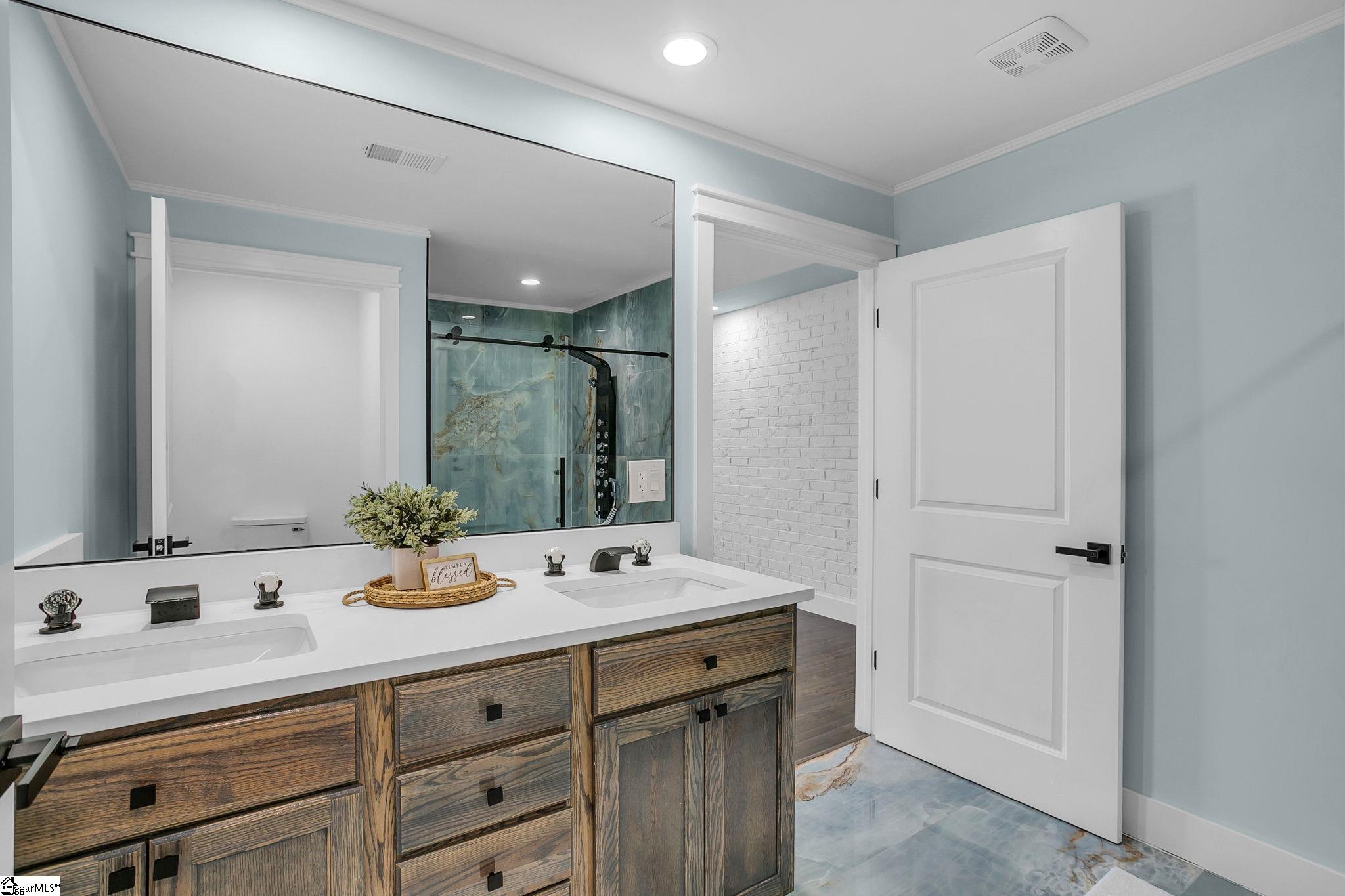 305 Waters Road Taylors, SC 29687 - Photo 31 of 48