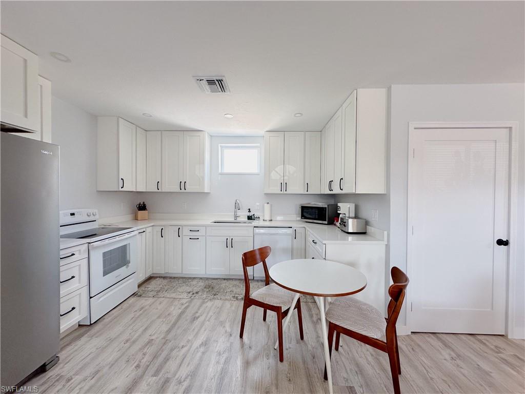 1308 Rosemary Lane Naples, FL 34103 - Photo 21 of 27