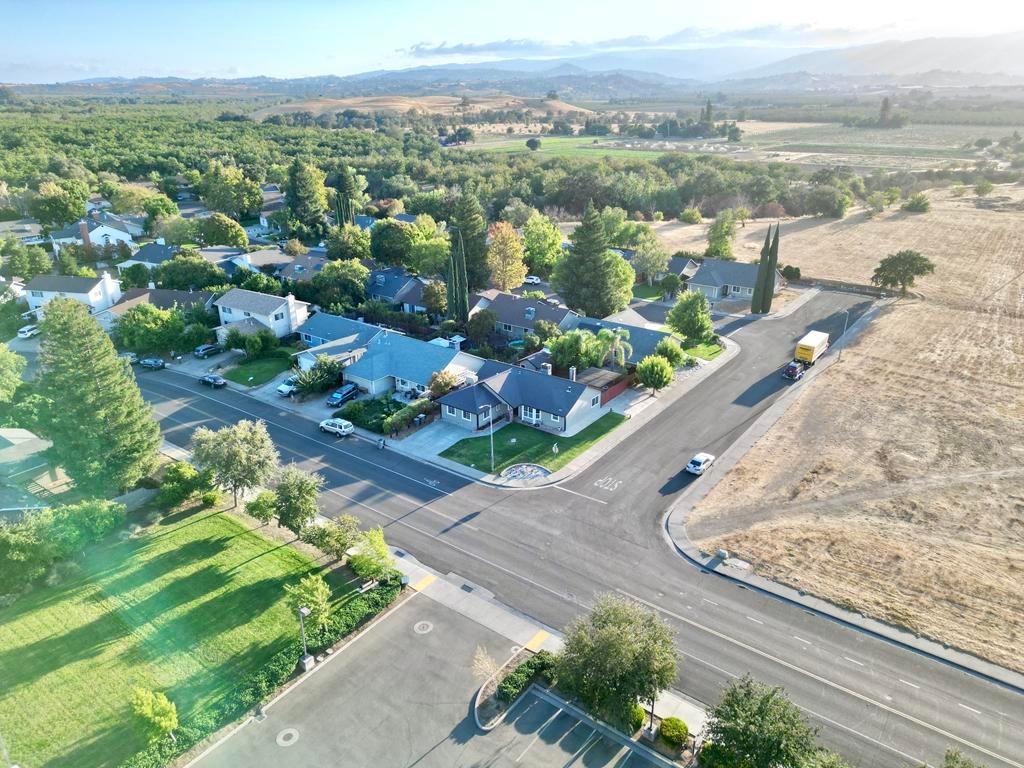 516 Main Street Winters, CA 95694 - Photo 4 of 50