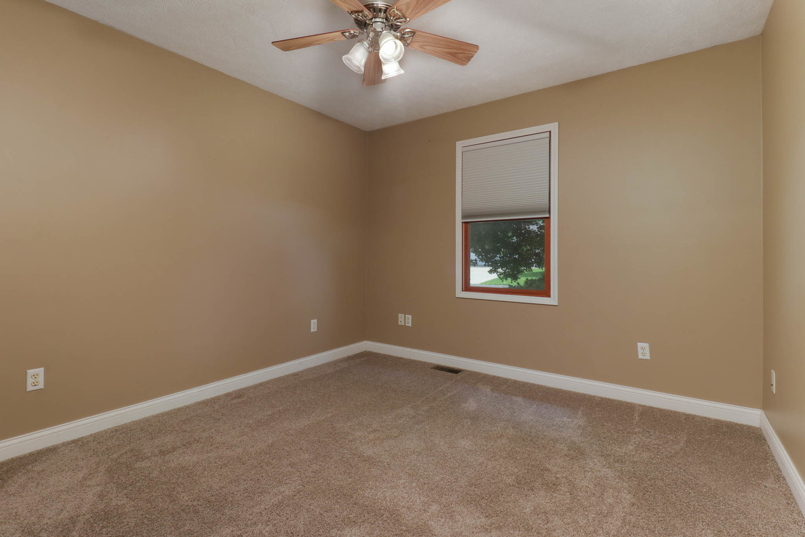 404 Sunset Drive Colfax, IL 61728 - Photo 19 of 33
