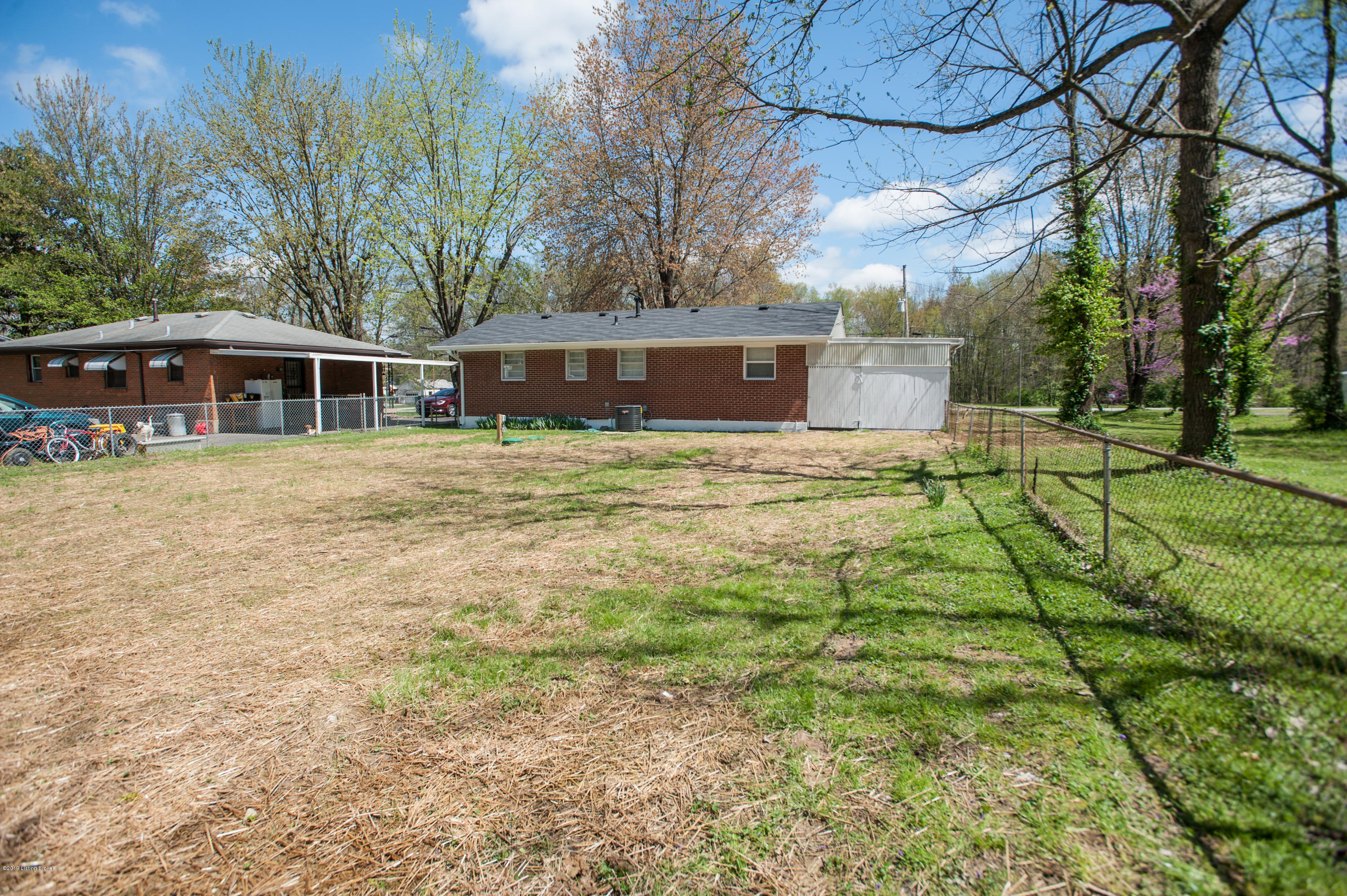 11212 Blue Lick Road Louisville, KY 40229 - Photo 5 of 16 11212BluelickRd_1014