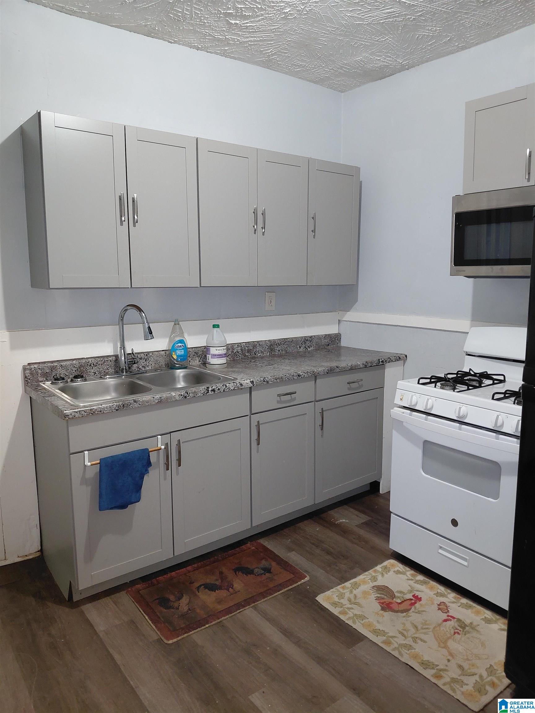 2224 29th Place Birmingham, AL 35208 - Photo 3 of 9