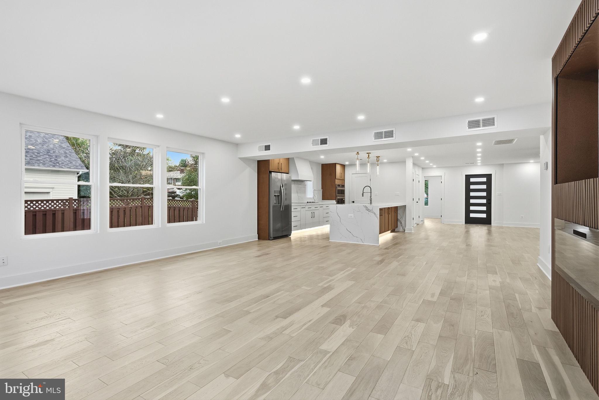 2919 Fairhill Road Fairfax, VA 22031 - Photo 13 of 29 Living Room