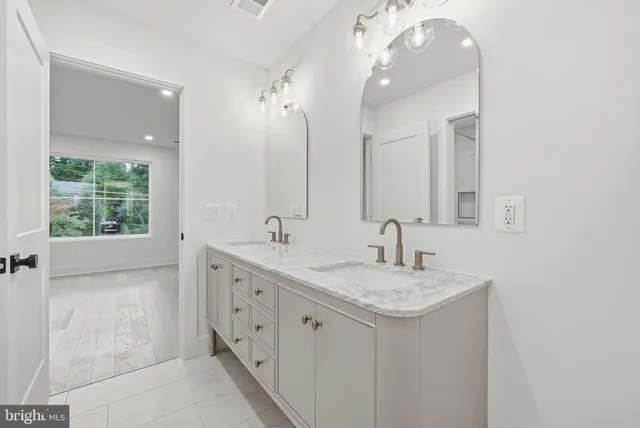 $1,490,900 | 2919 Fairhill Road, Fairfax, VA 22031