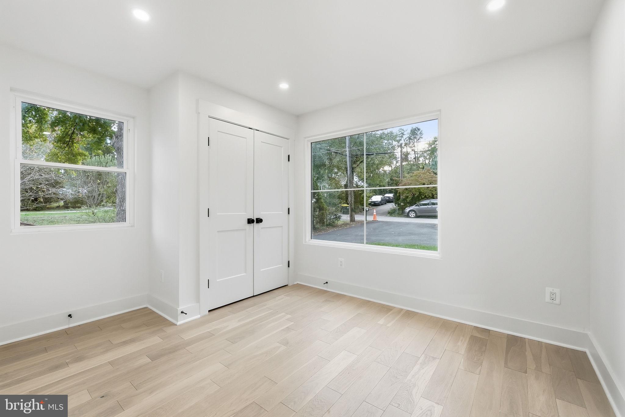 2919 Fairhill Road Fairfax, VA 22031 - Photo 16 of 29 Main Floor Room