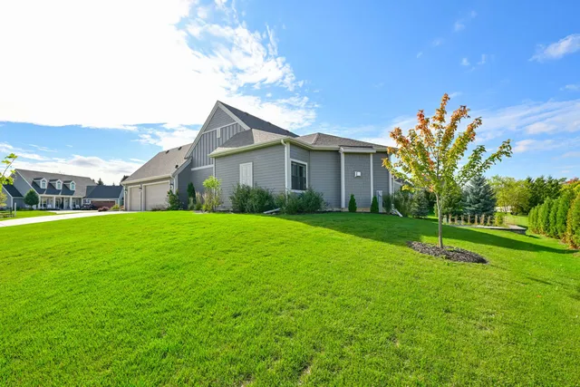 $1,225,000 | W248N2151 Kettle Cove Court, Pewaukee, WI 53072