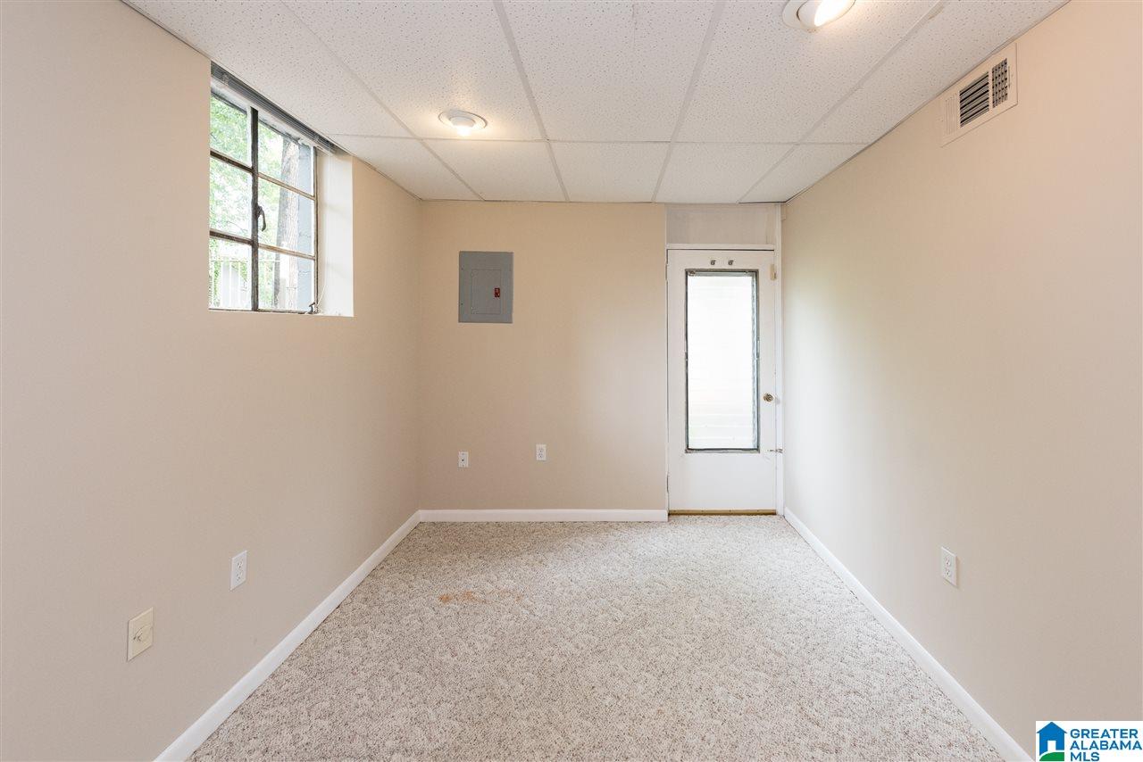 821 Woodvale Road Birmingham, AL 35222 - Photo 32 of 35