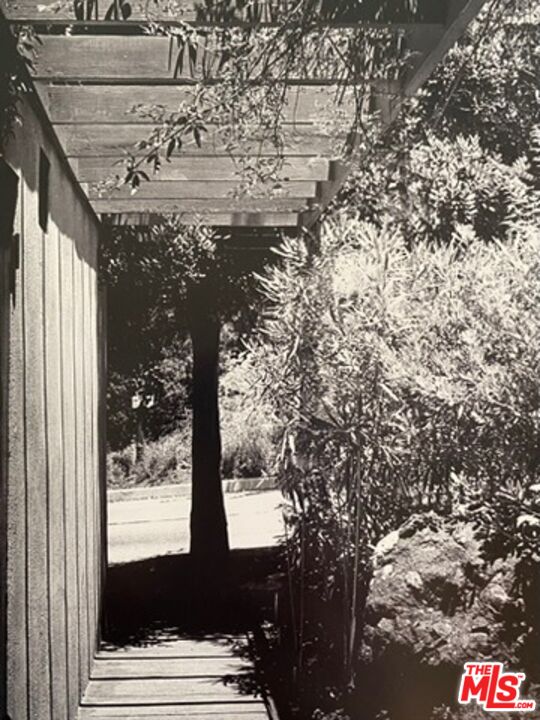 2764 Outpost Drive Los Angeles, CA 90068 - Photo 32 of 37