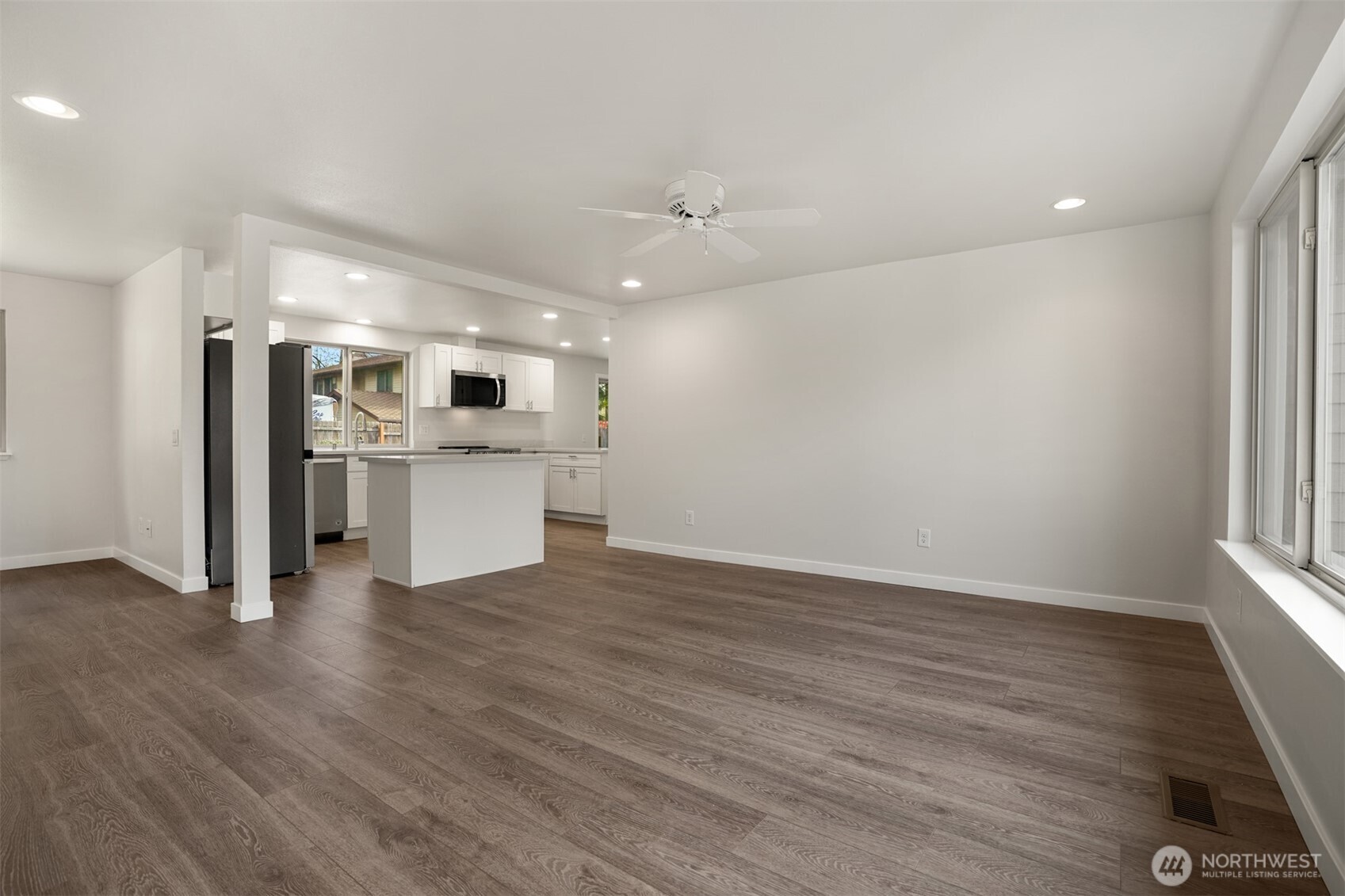 13212 Southeast 159th Place Renton, WA 98058 - Photo 5 of 25 Gallery Image 5