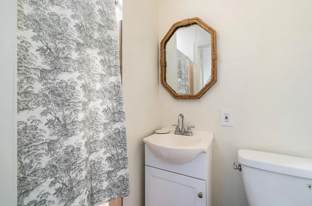 $6,000 | 5301 North Flagler Drive, West Palm Beach, FL 33407